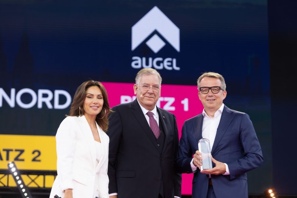 Digital X , Köln , 21.9.2023

Bühnenprogramm

Nur zur redaktionellen Verwendung in internen Medien  in direktem Zusammenhang mit der Deutschen Telekom AG  Keine werbliche Nutzung  Persoenlichkeitsrechte mit den Abgebildeten nicht abgeklaert.